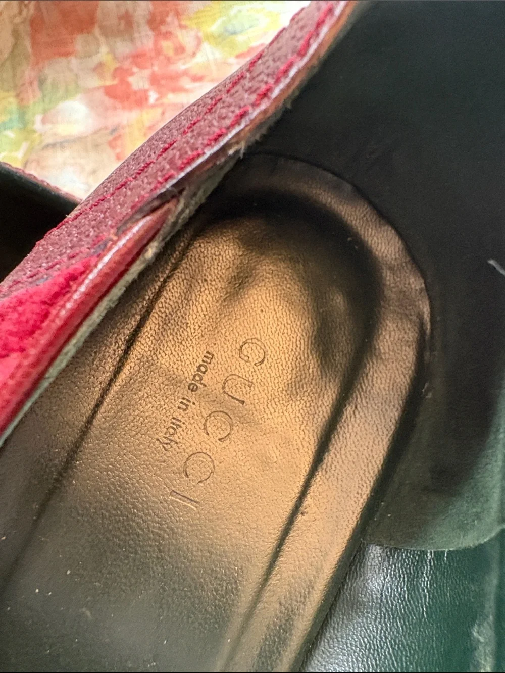 Vintage Gucci Burgundy Quilted Flats with Gold Buckle Detail 9 1/2B US - Picture 3 of 8